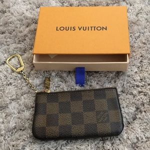 Louis Vuitton:  Ebene Damier Pouch